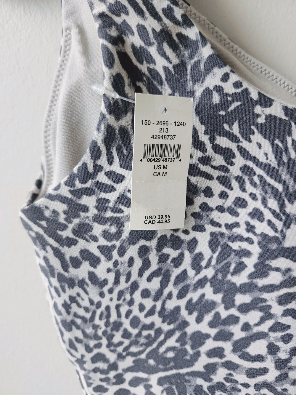 aerie Gray & White Animal Print V-Neck Sports Bra - Picture 7 of 10